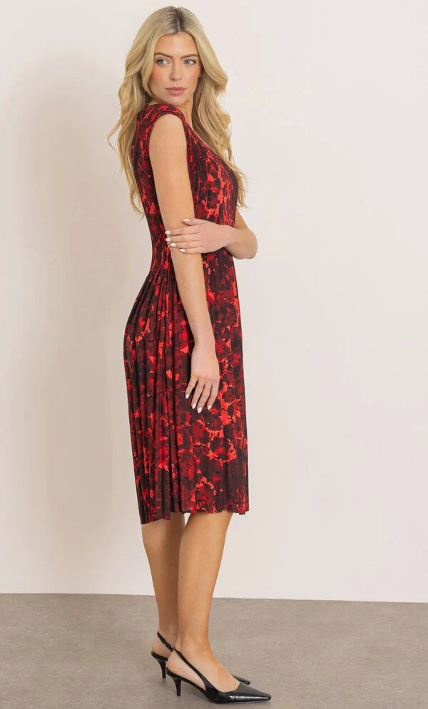 Printed Round Neck Pleated Dress